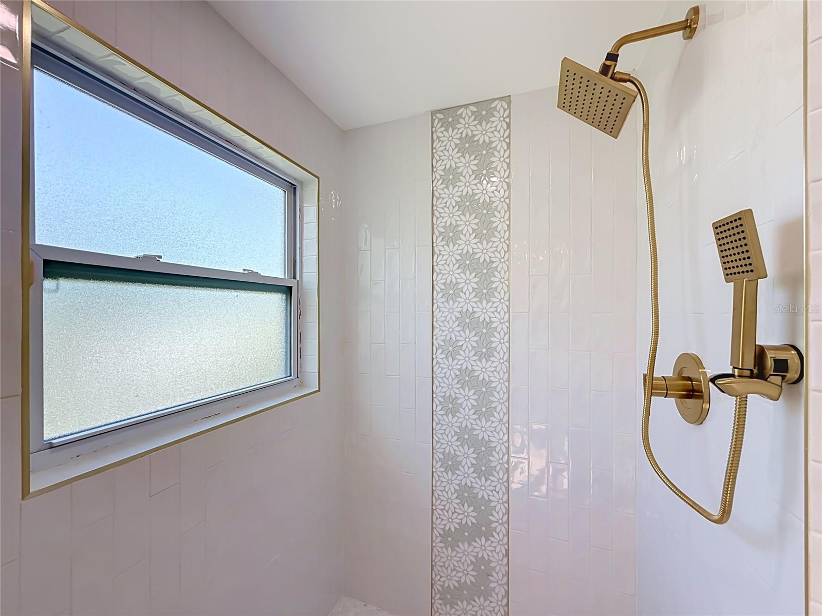 WYNWOODS LANDING - Residential