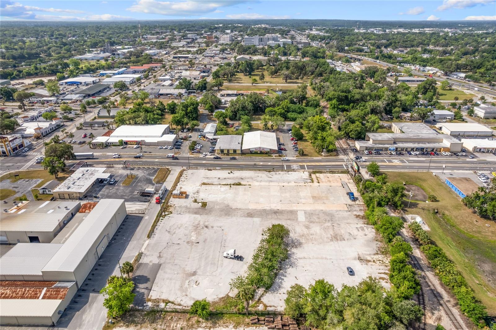 ALLREDS ADD - Commercial Lease