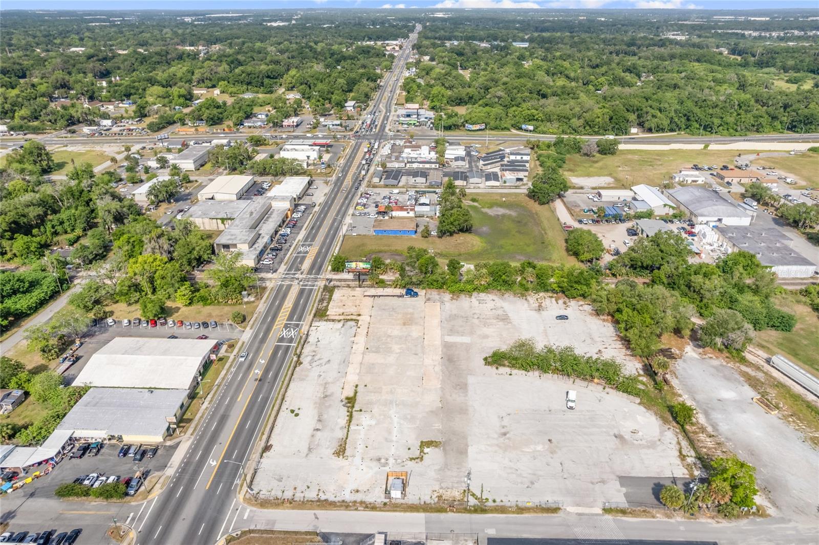 ALLREDS ADD - Commercial Lease