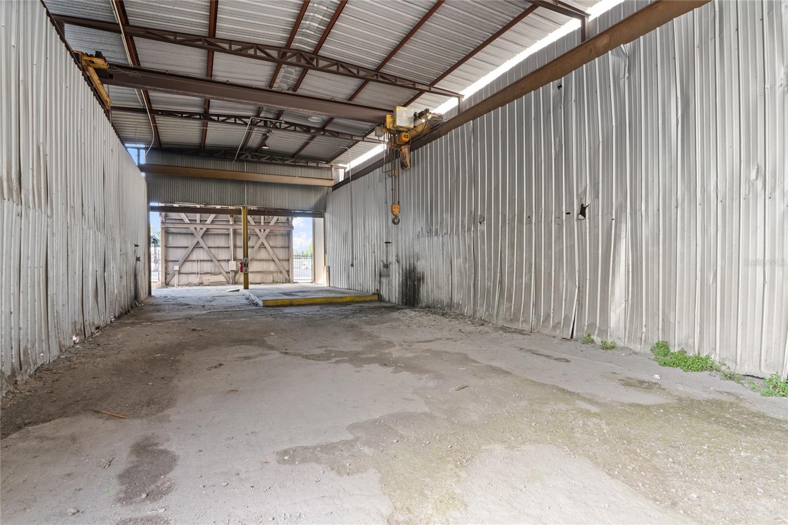 ALLREDS ADD - Commercial Lease