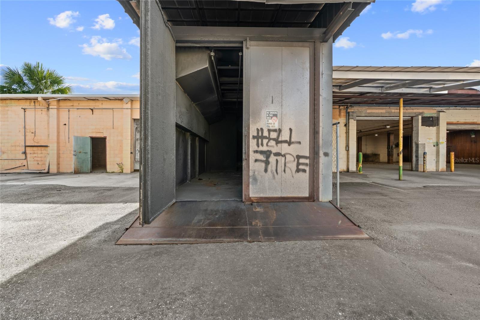 ALLREDS ADD - Commercial Lease