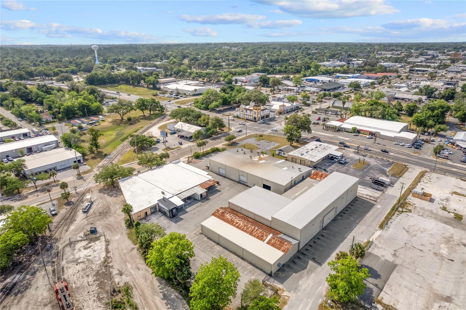ALLREDS ADD - Commercial Lease
