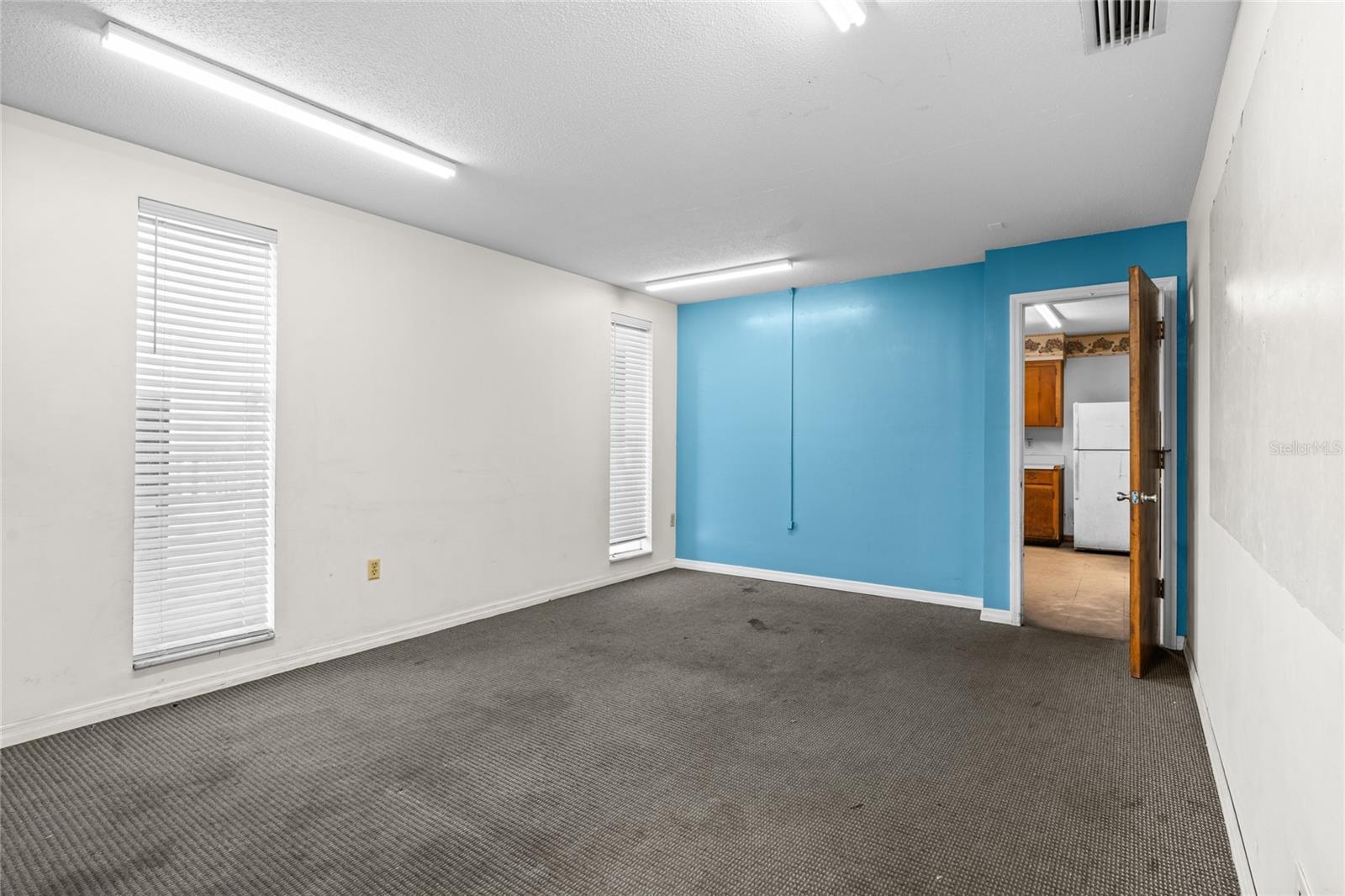 ALLREDS ADD - Commercial Lease