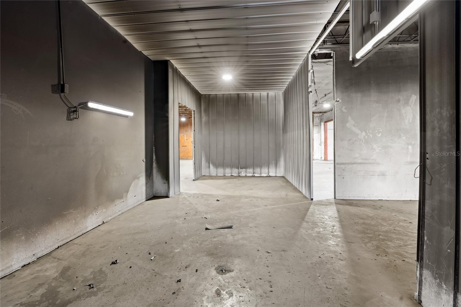 ALLREDS ADD - Commercial Lease