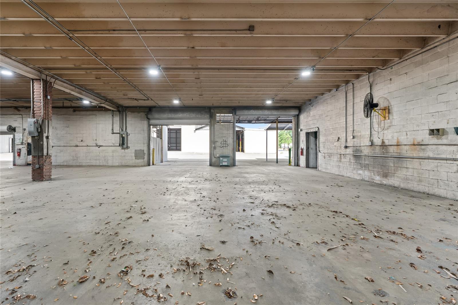 ALLREDS ADD - Commercial Lease