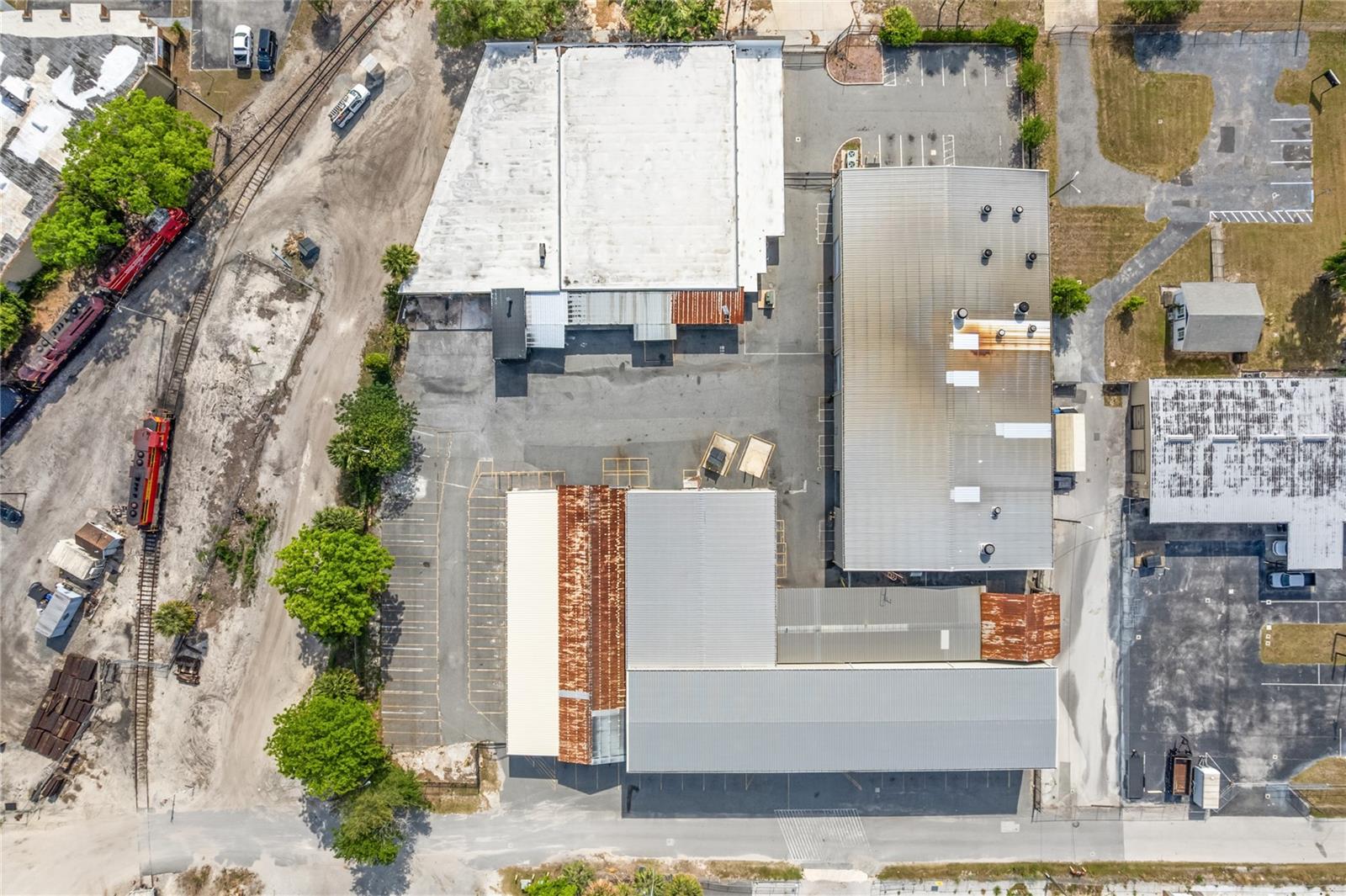ALLREDS ADD - Commercial Lease