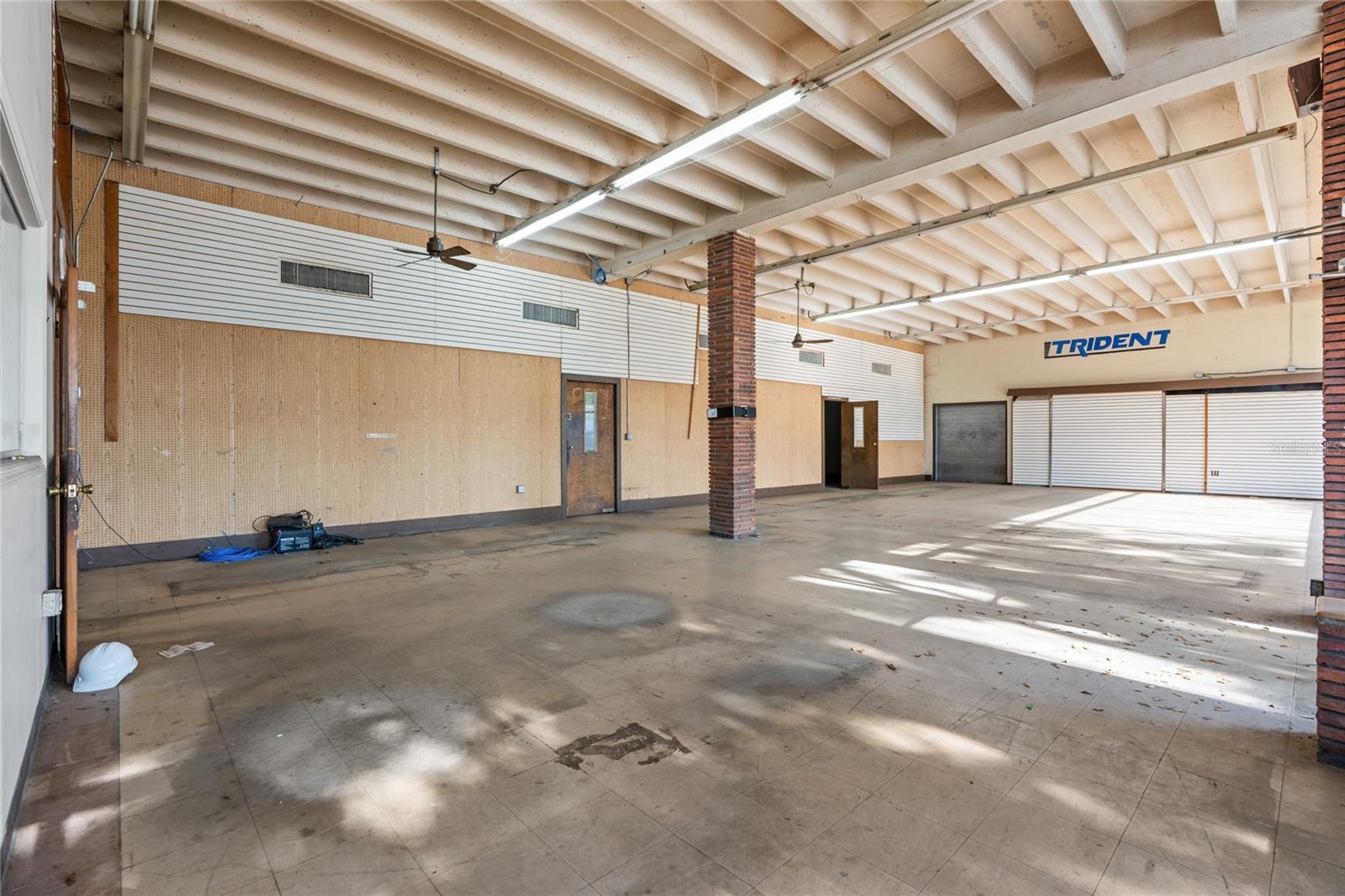 ALLREDS ADD - Commercial Lease