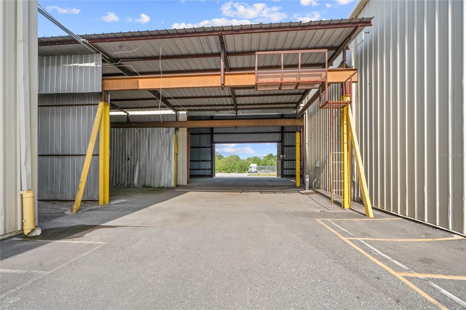 ALLREDS ADD - Commercial Lease