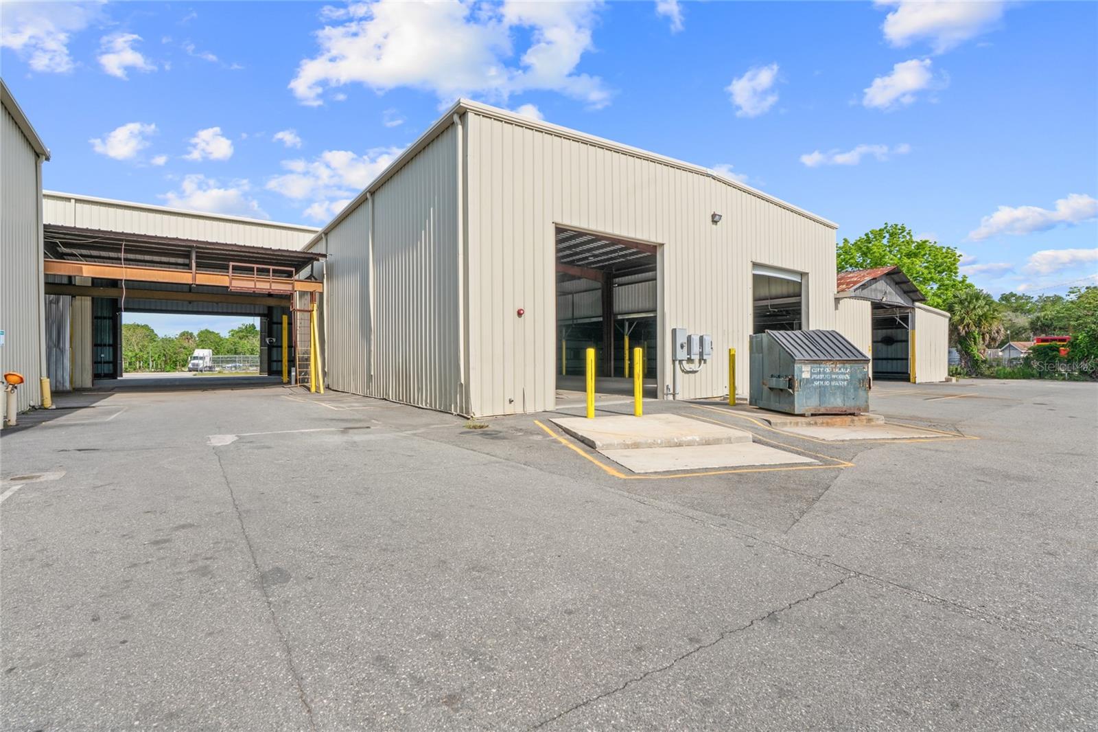 ALLREDS ADD - Commercial Lease