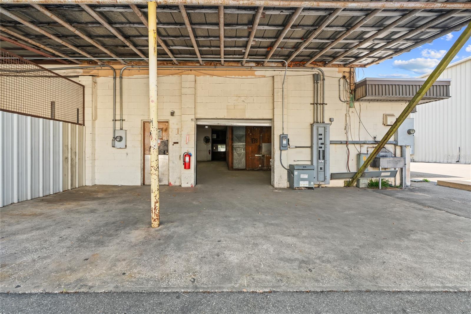ALLREDS ADD - Commercial Lease