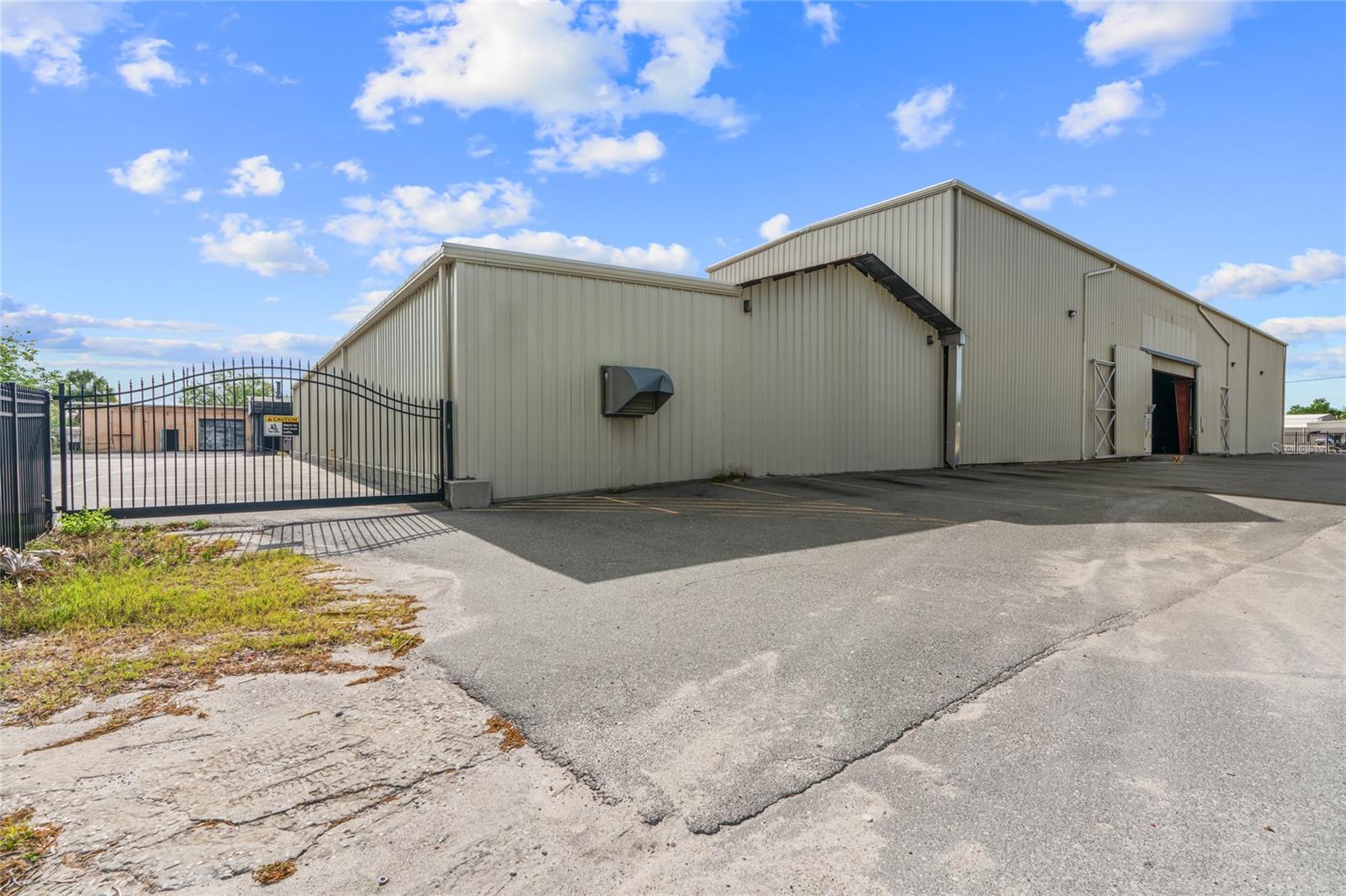 ALLREDS ADD - Commercial Lease