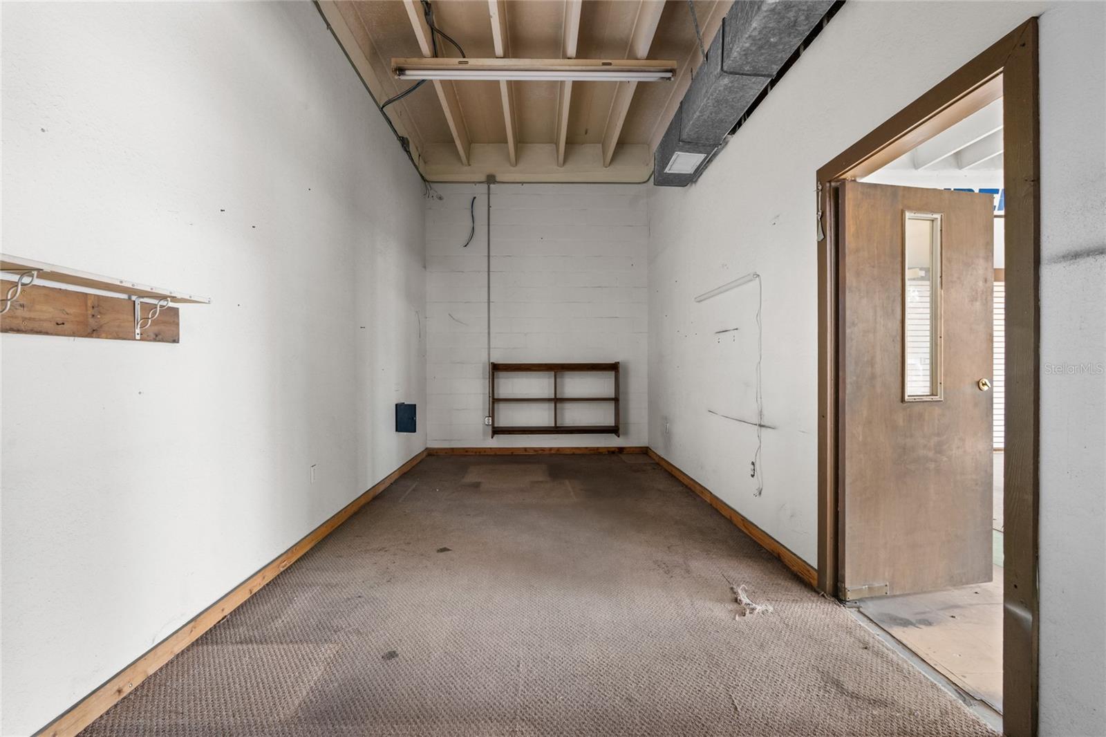 ALLREDS ADD - Commercial Lease