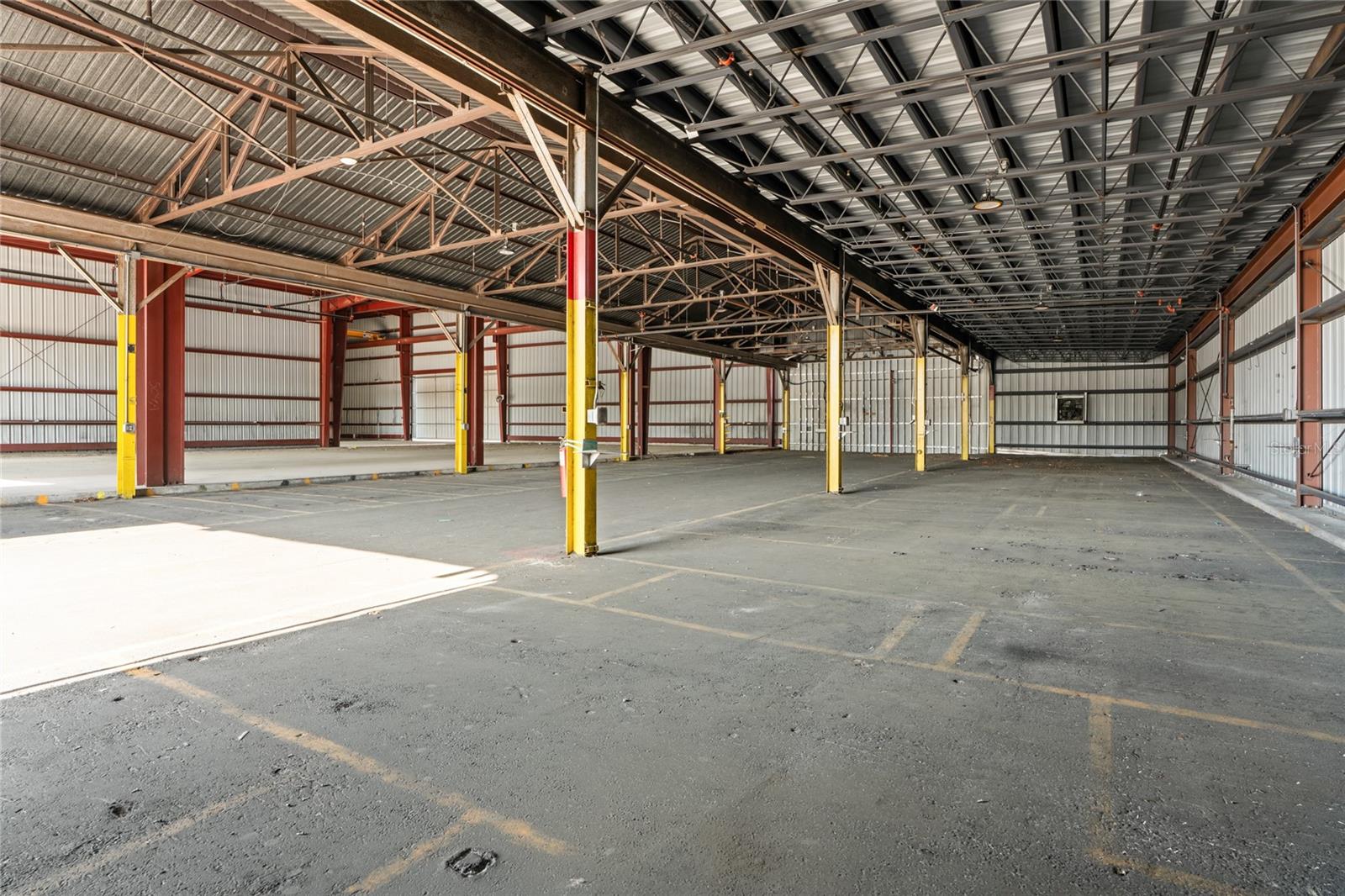 ALLREDS ADD - Commercial Lease