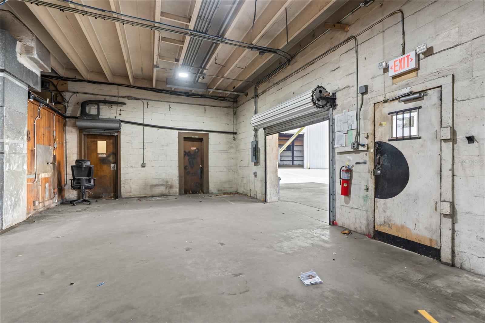 ALLREDS ADD - Commercial Lease