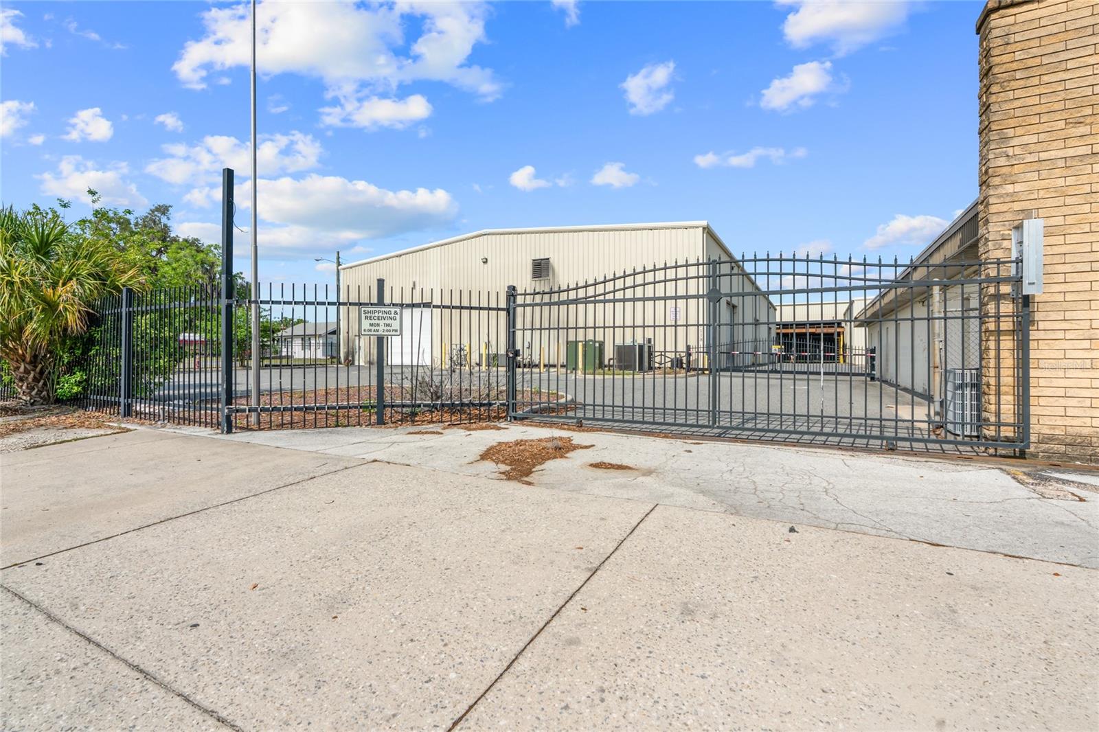 ALLREDS ADD - Commercial Lease