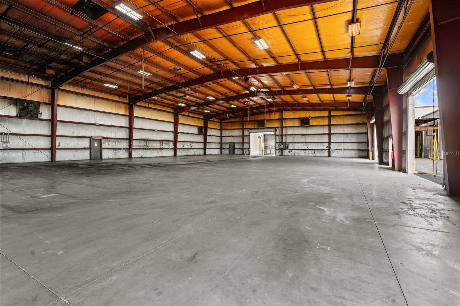 ALLREDS ADD - Commercial Lease