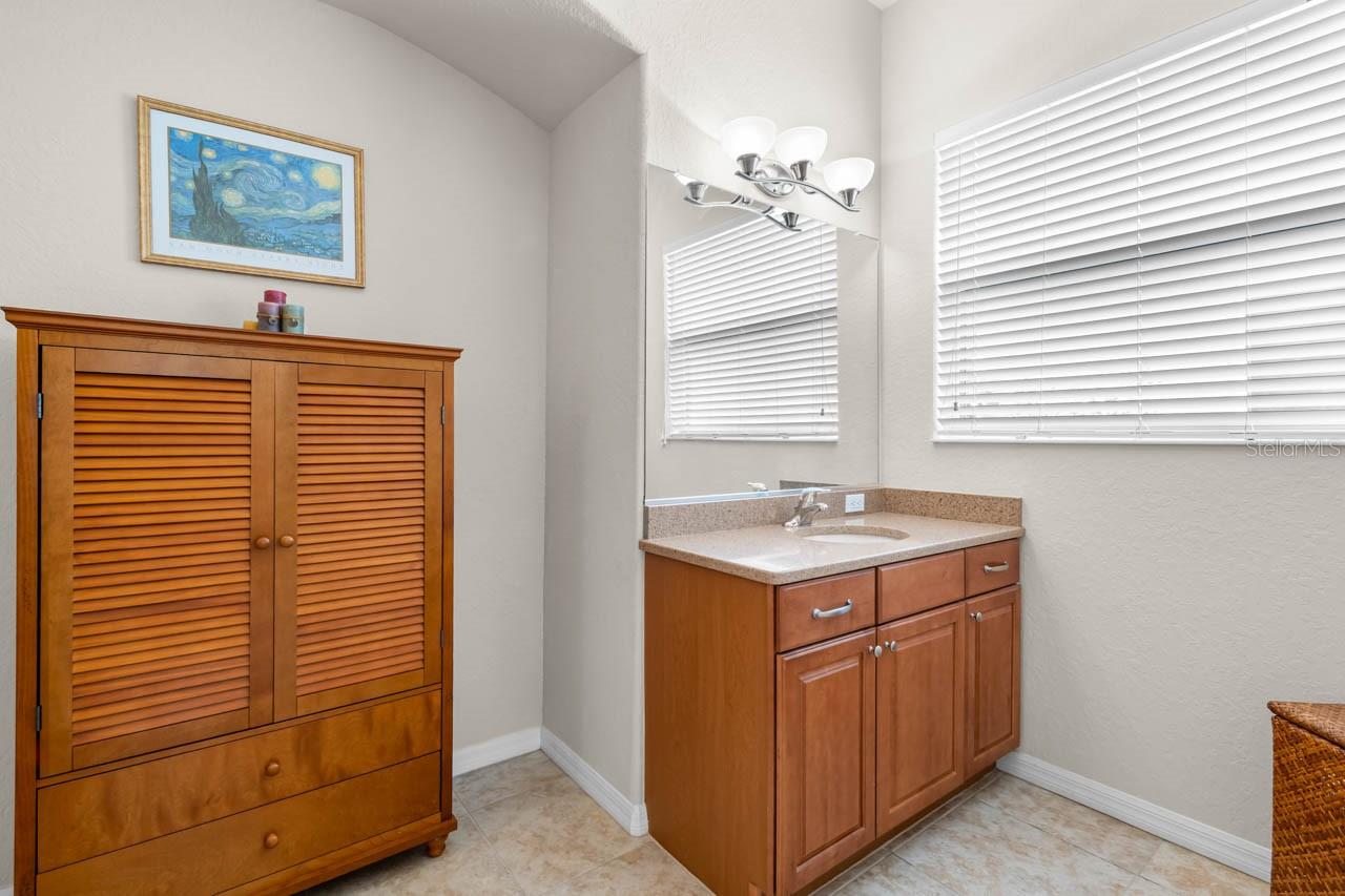 MAPLEWOOD CONDO - Residential