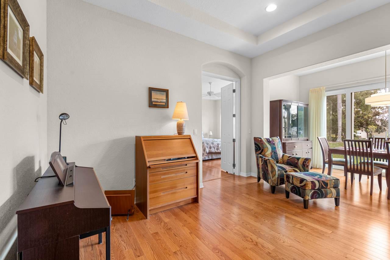 MAPLEWOOD CONDO - Residential