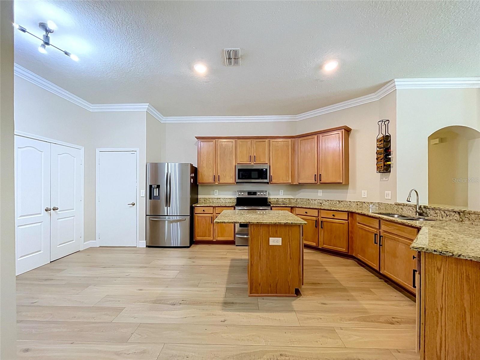 LEXINGTON OAKS VILLAGE 27 - Residential