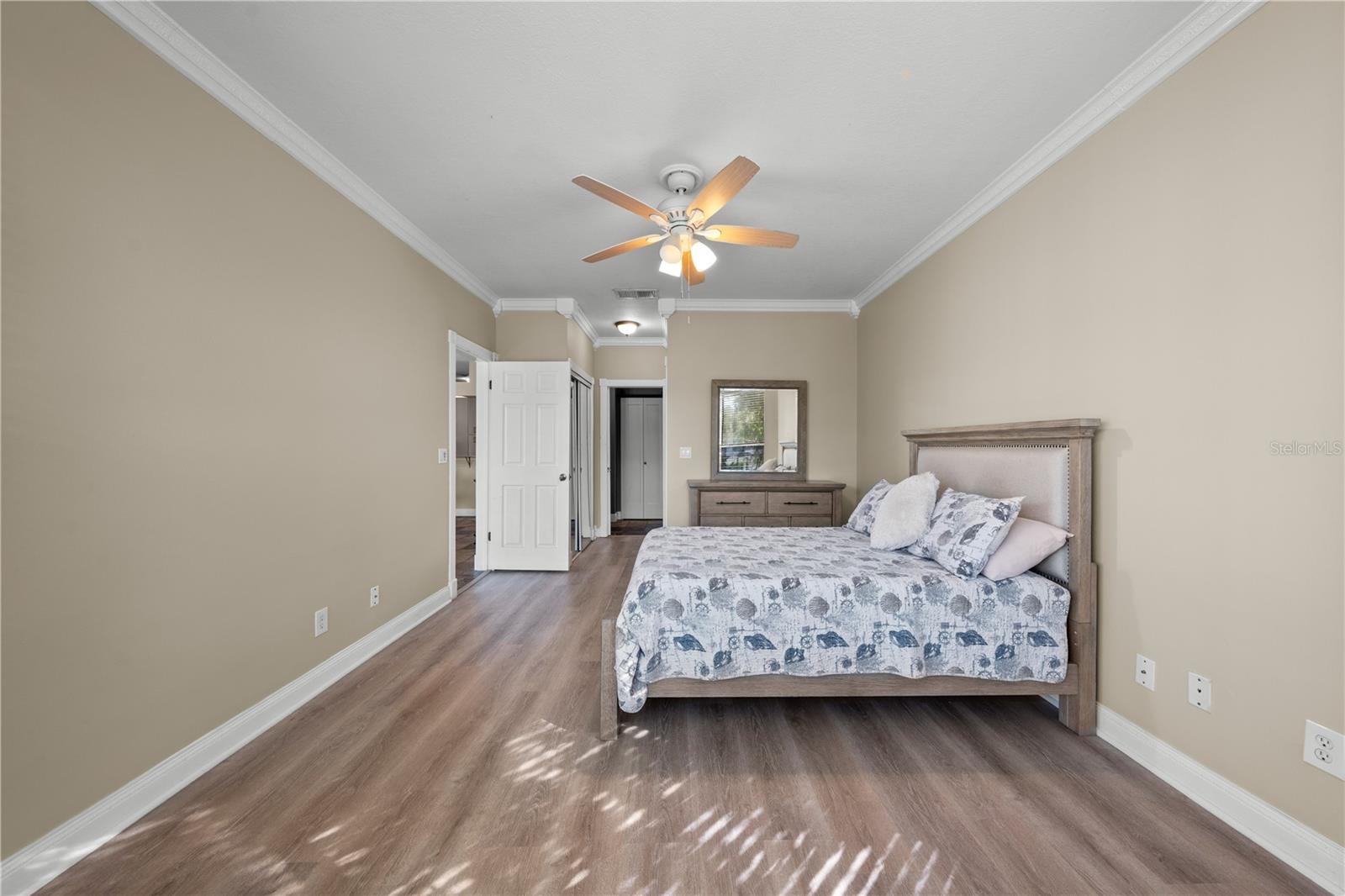 VILLAS OF EMERALD LAKE - Residential