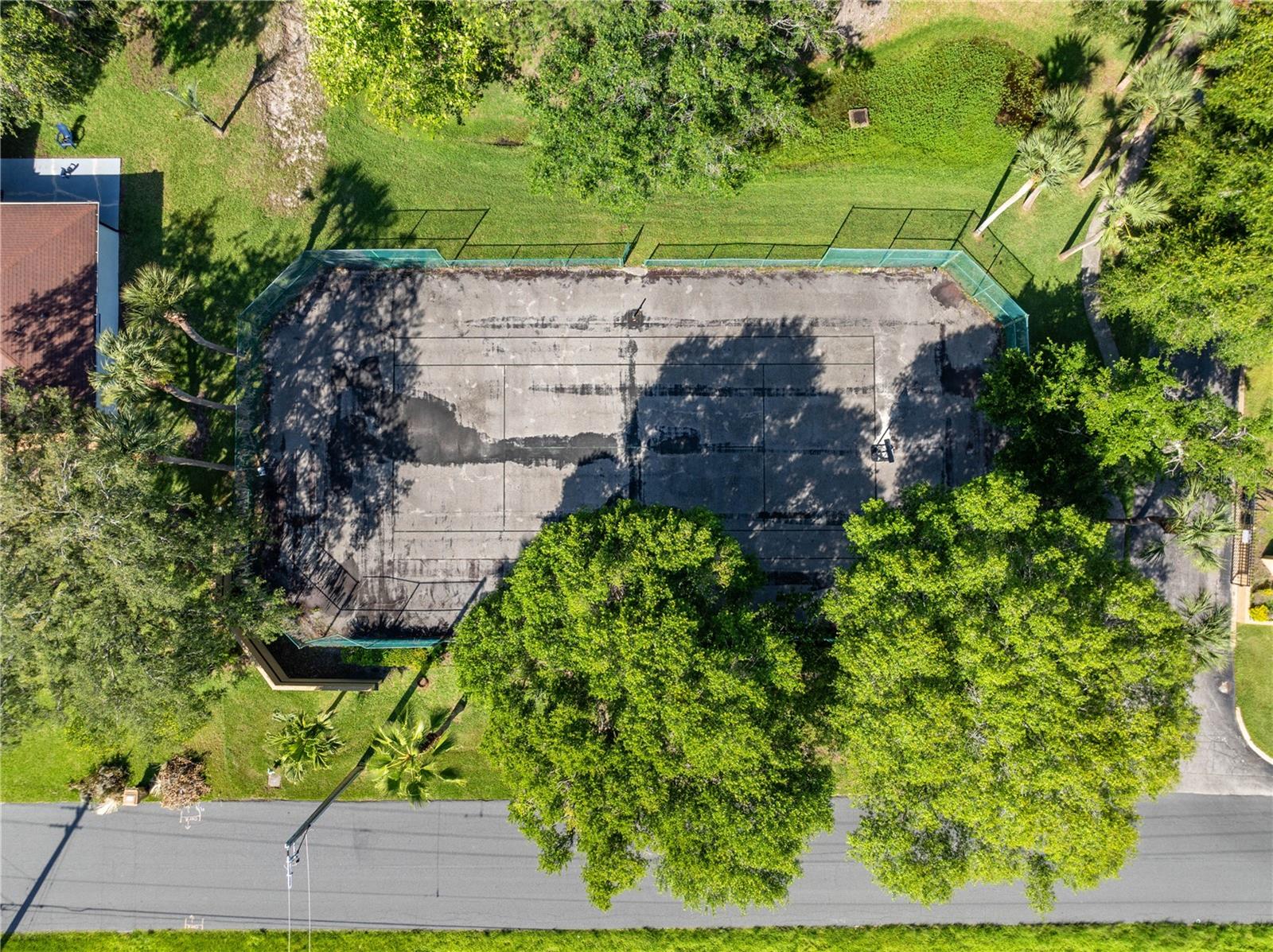VILLAS OF EMERALD LAKE - Residential