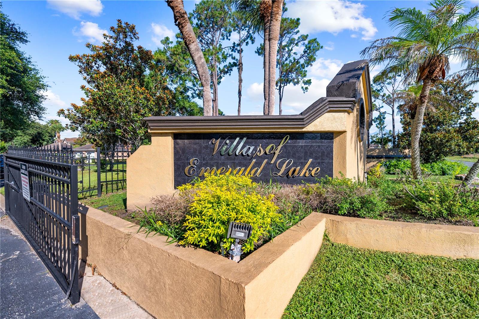 VILLAS OF EMERALD LAKE - Residential