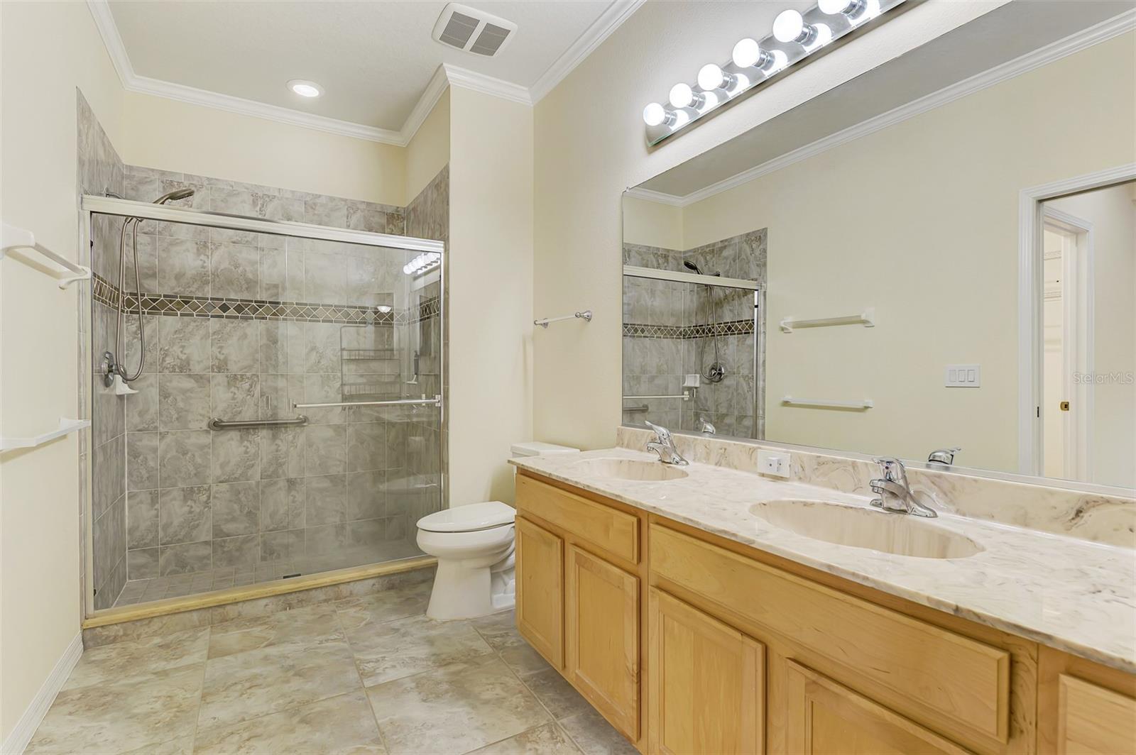 VENETIAN FALLS PH 2 - Residential