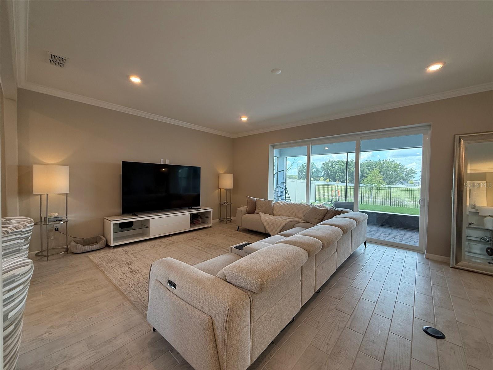 WINDING MEADOWS - Residential