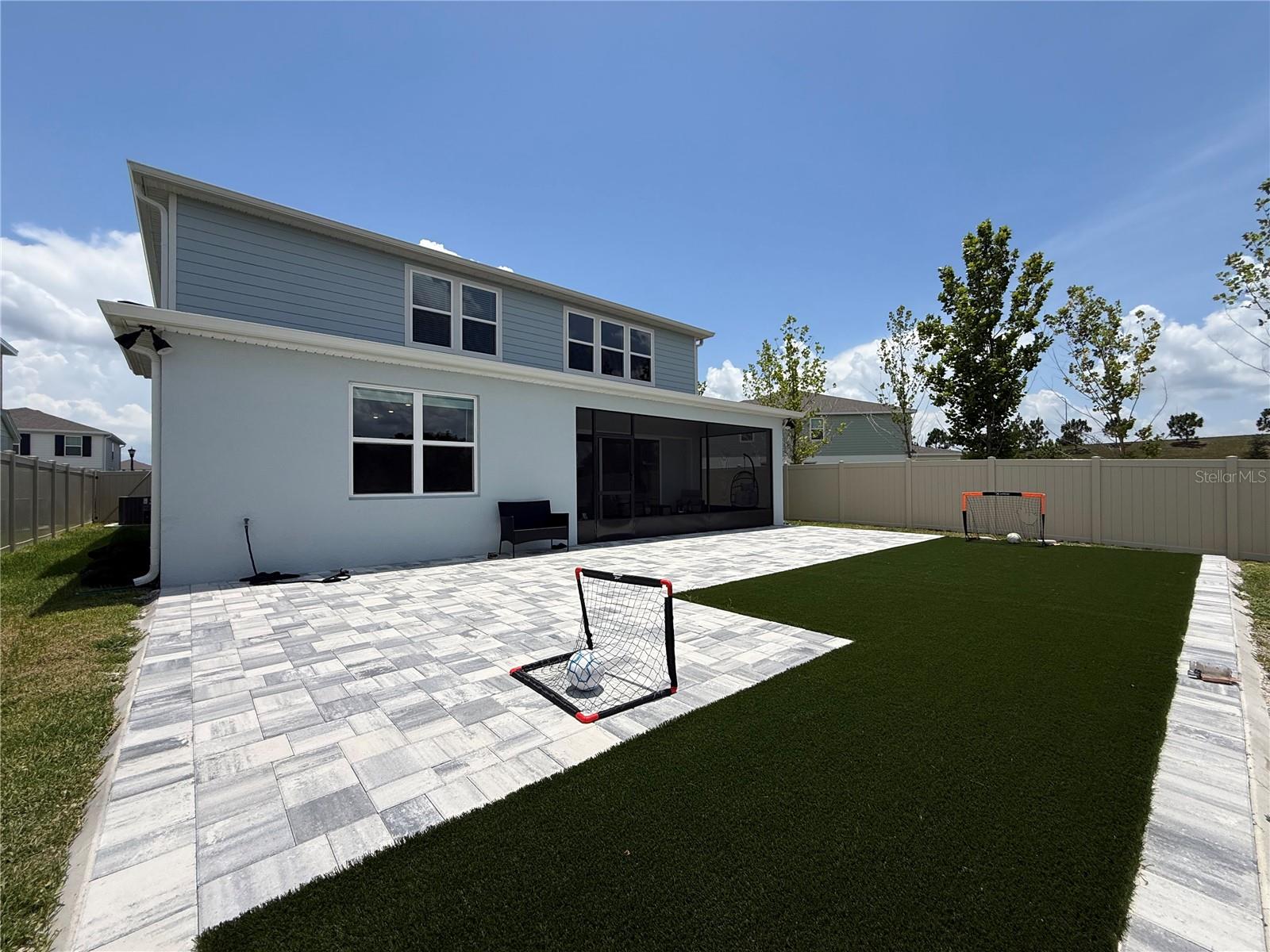 WINDING MEADOWS - Residential