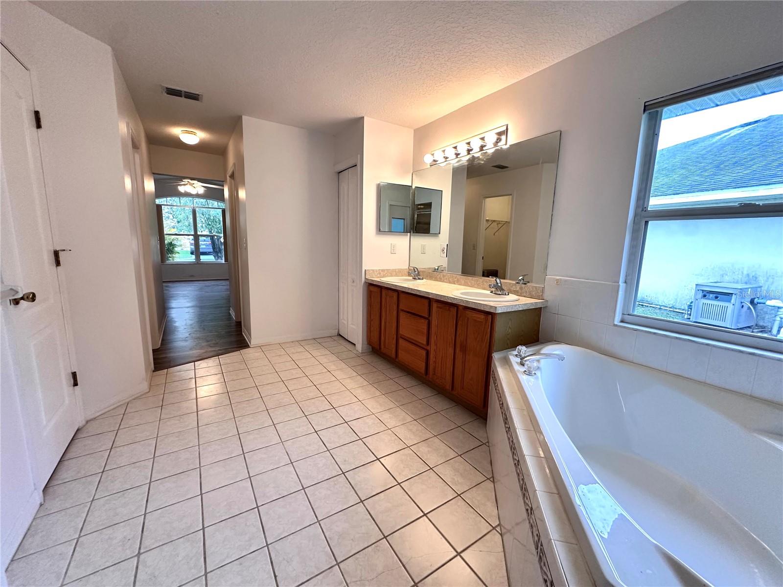 TAMPA BAY GOLF TENNIS CLUB PH 02 - Residential