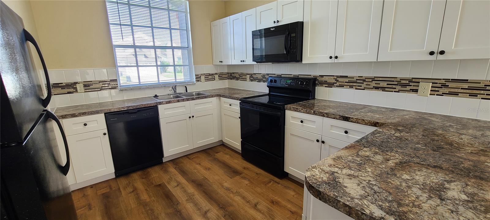 BAY POINTE PH 1 - Residential Lease