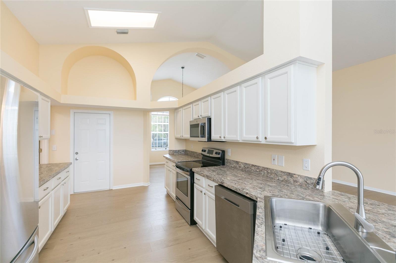 RANDOM OAKS PH I - Residential