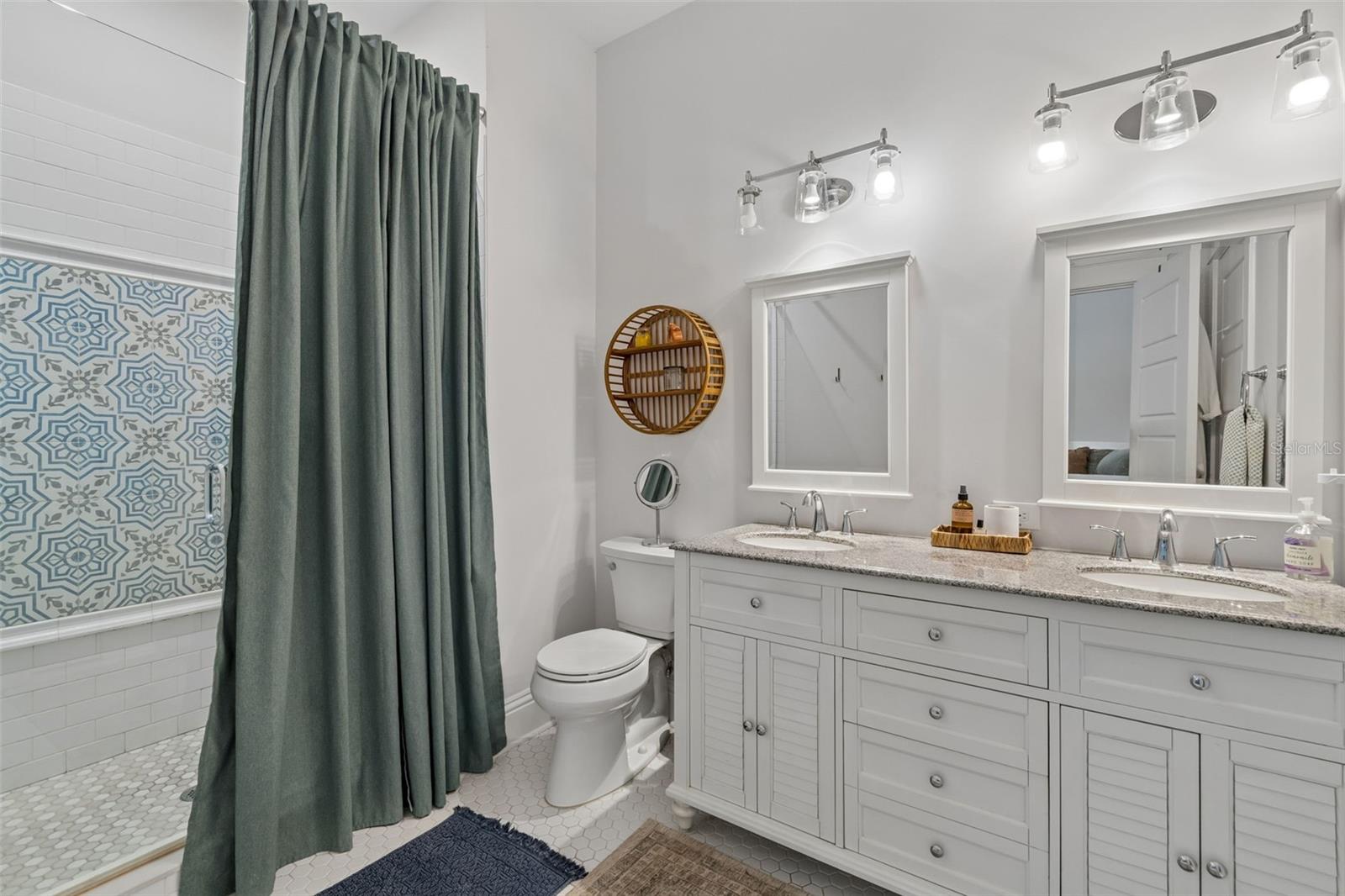 4GL | MEADOWBROOK - Residential