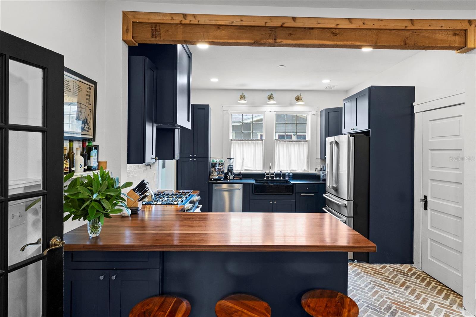 SUWANEE HEIGHTS - Residential