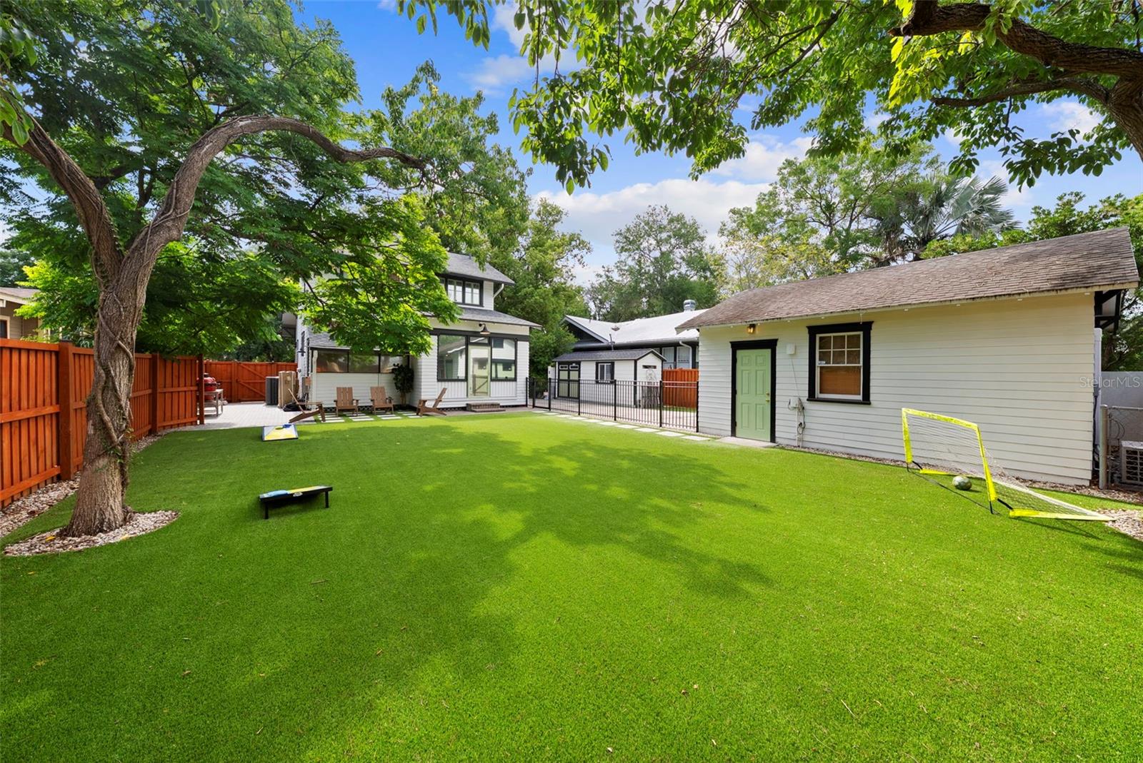 SUWANEE HEIGHTS - Residential