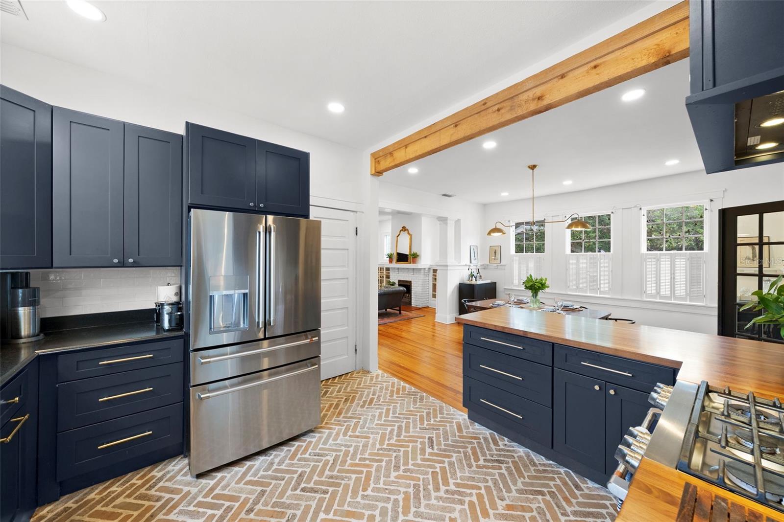 SUWANEE HEIGHTS - Residential