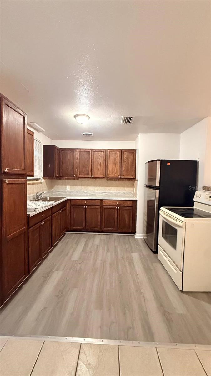 LEESBURG OAKHILL PARK - Residential Lease
