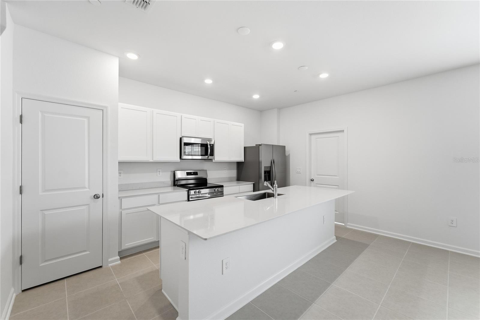 BRONSON'S RDG - Residential Lease