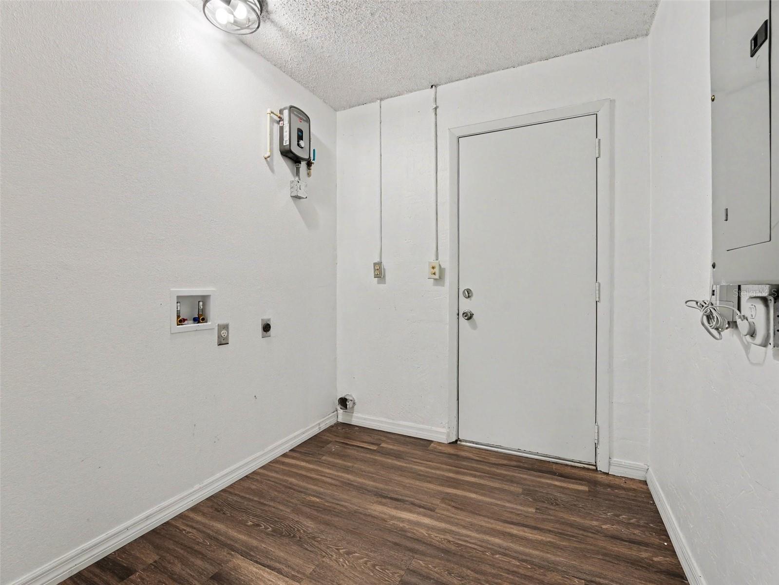 HOMESTEADTHE PH 02 - Residential