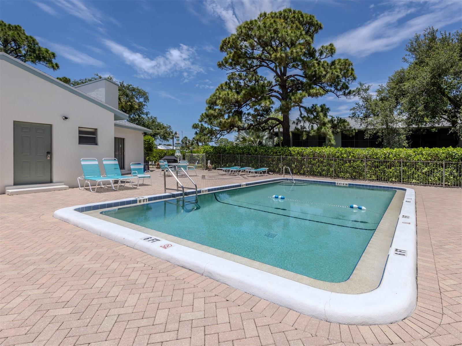 MANASOTA BEACH GRDS III - Residential