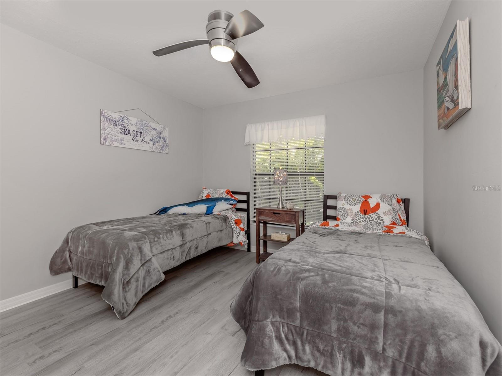 MANASOTA BEACH GRDS III - Residential