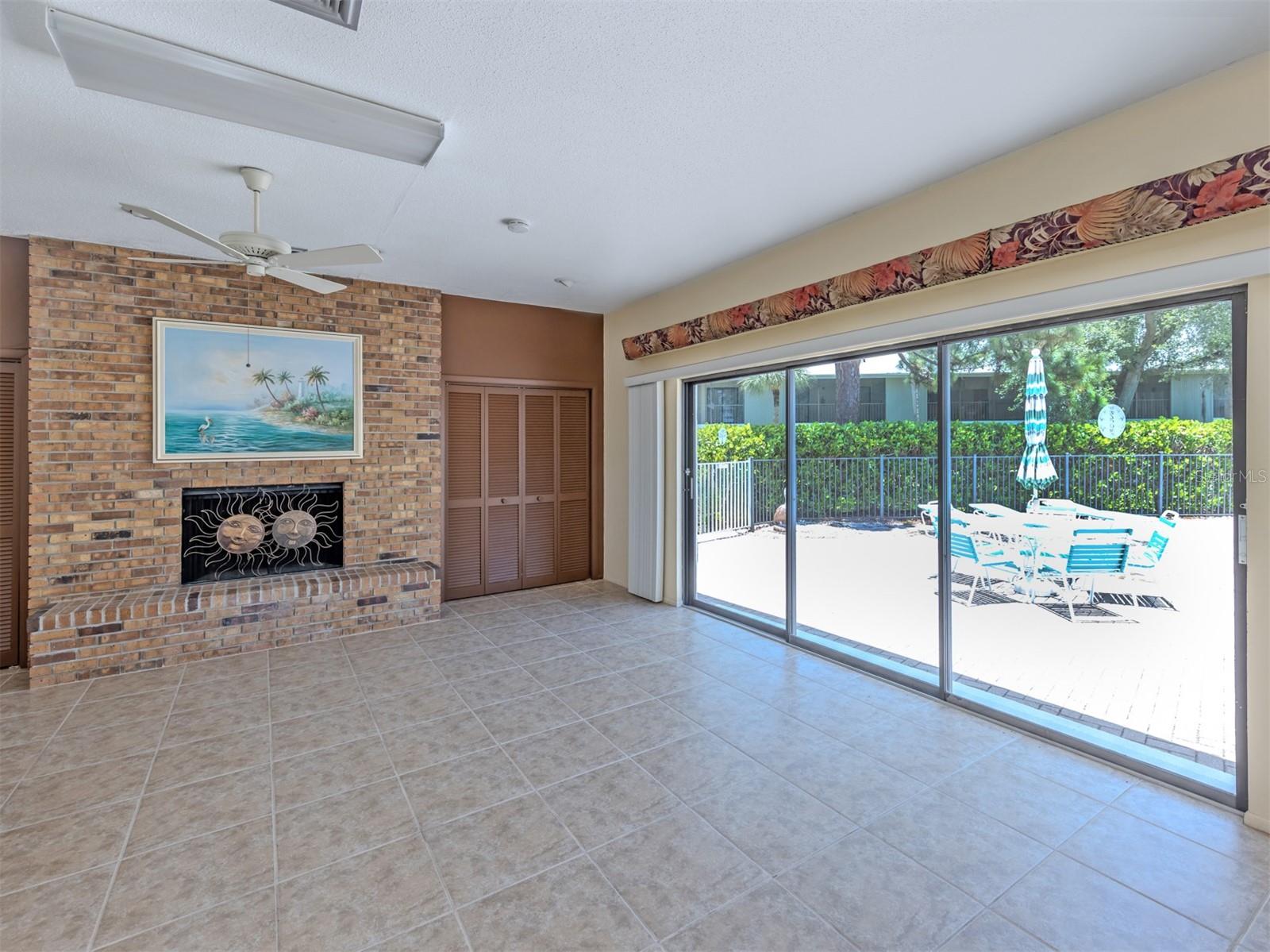 MANASOTA BEACH GRDS III - Residential