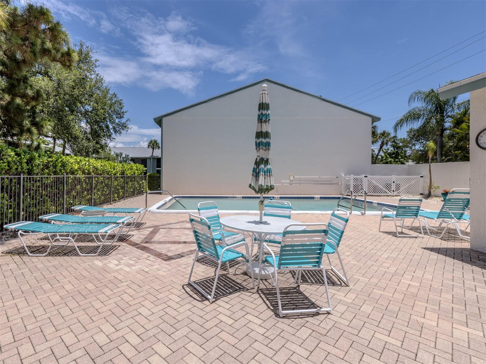 MANASOTA BEACH GRDS III - Residential