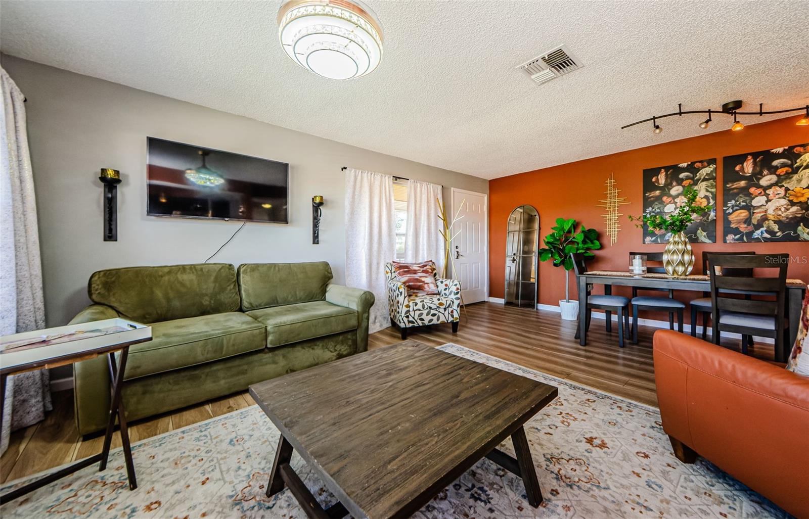 HAMMOCK PINE VILLAGE - Residential Lease