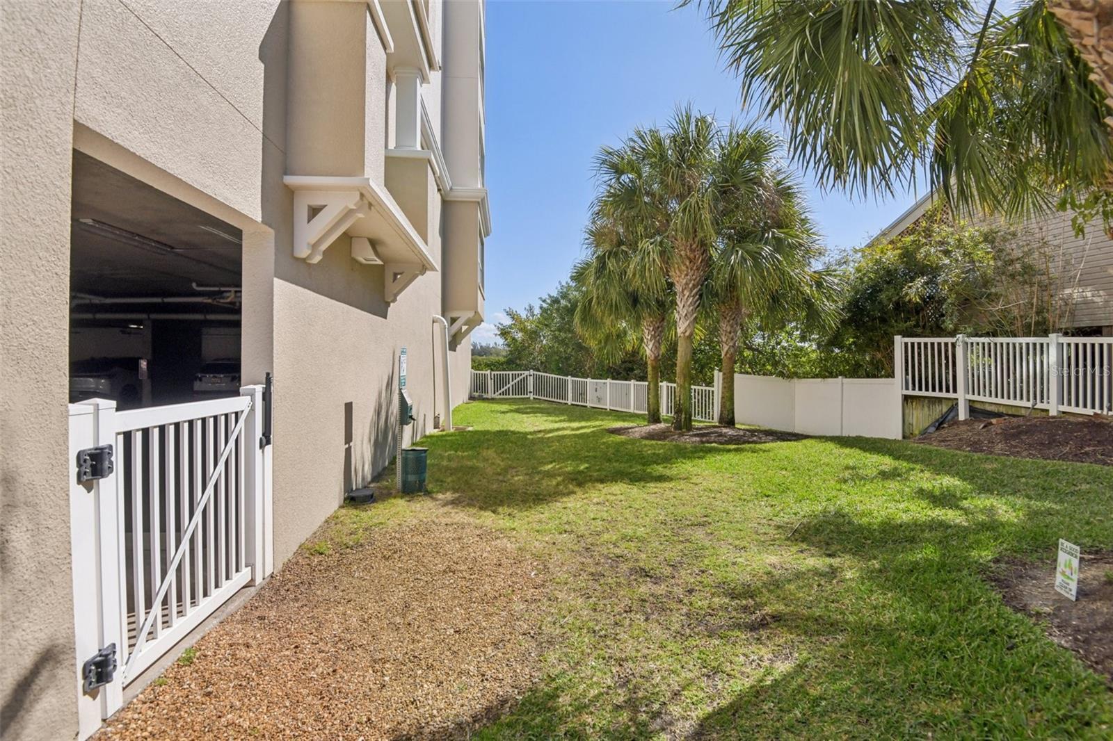DOLPHIN KEY CONDO - Residential
