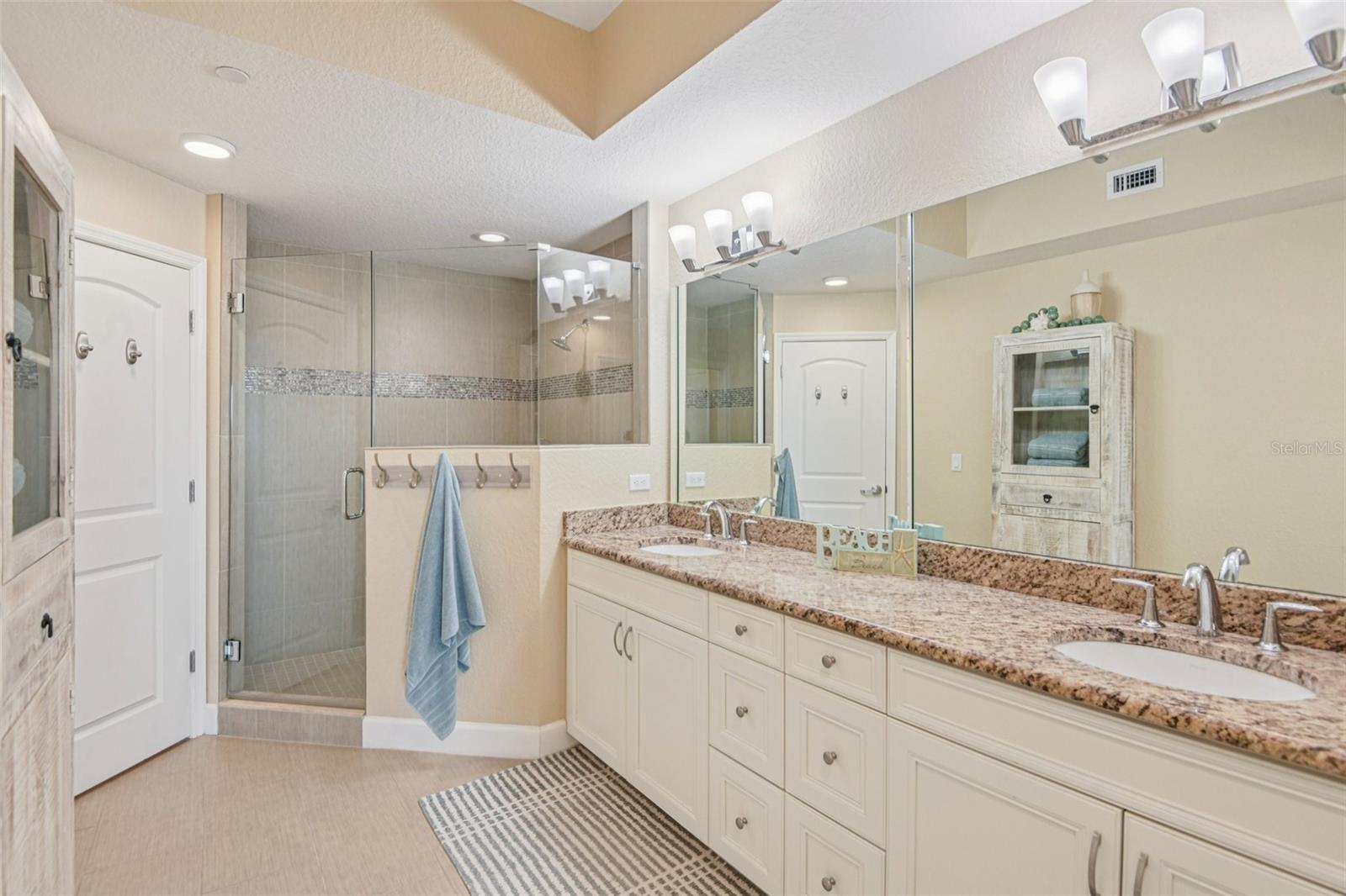 DOLPHIN KEY CONDO - Residential
