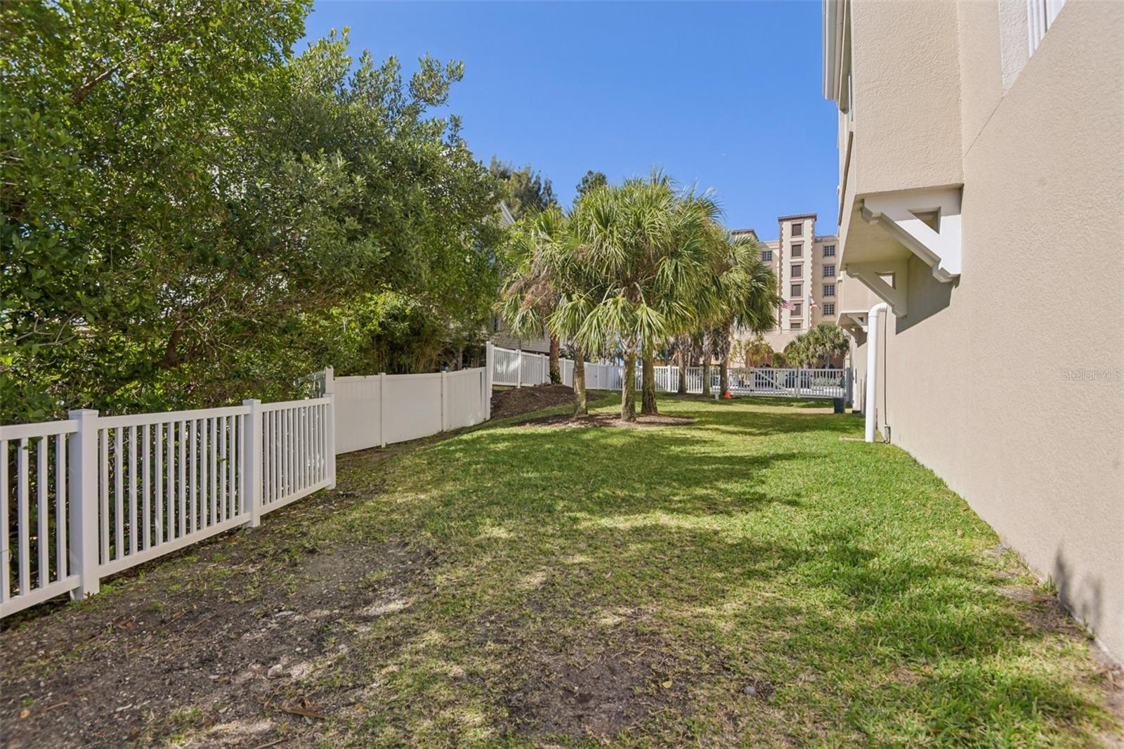 DOLPHIN KEY CONDO - Residential