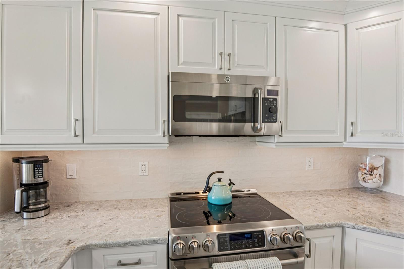 DOLPHIN KEY CONDO - Residential