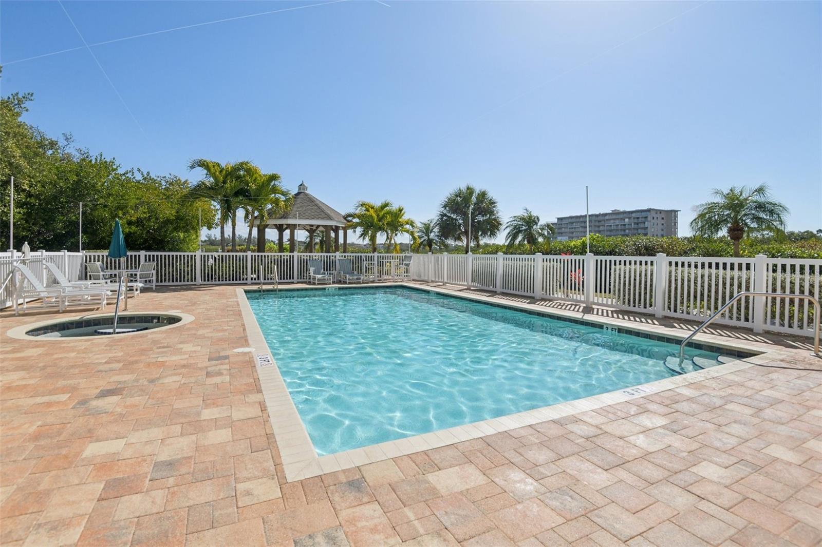 DOLPHIN KEY CONDO - Residential