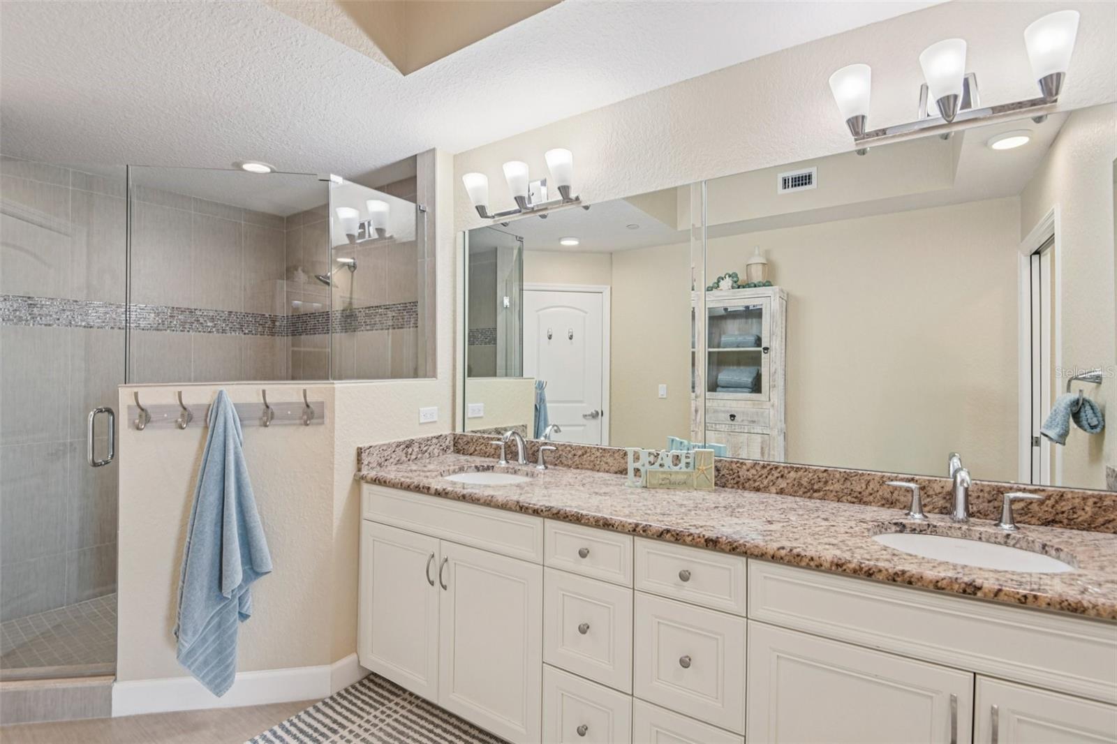 DOLPHIN KEY CONDO - Residential
